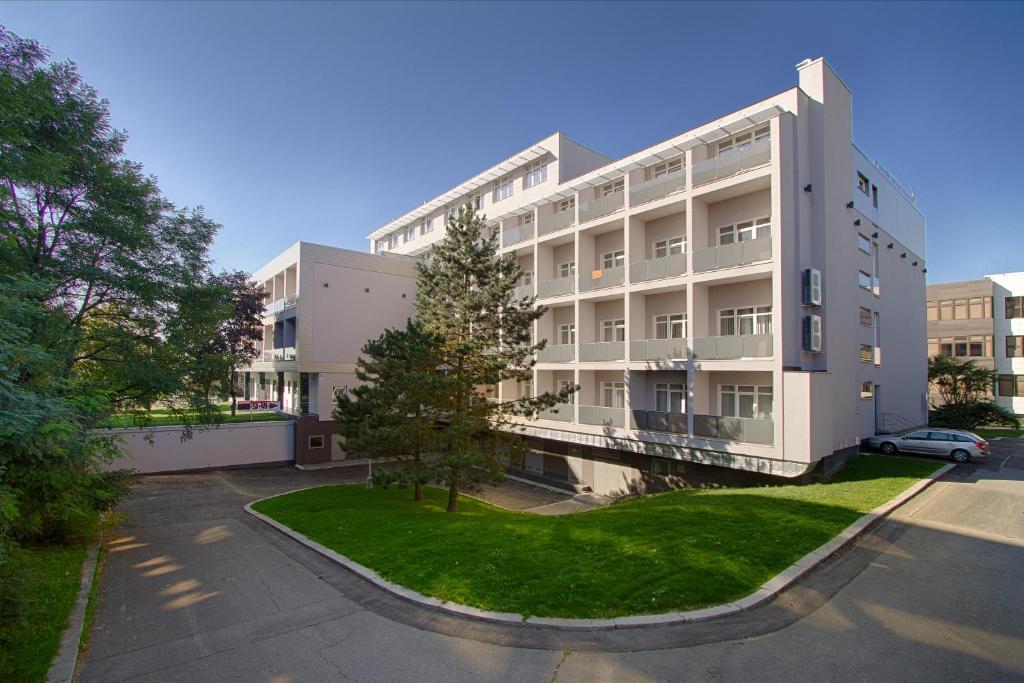 Hotel Apartman Student ปราก ภายนอก รูปภาพ