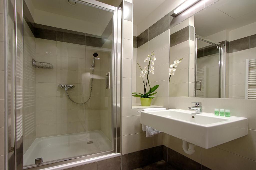 Hotel Apartman Student ปราก ภายนอก รูปภาพ